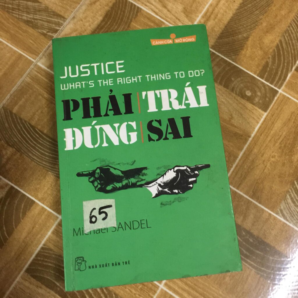 Phải trái đúng sai - Michael Sandel - Sách Cũ ABC